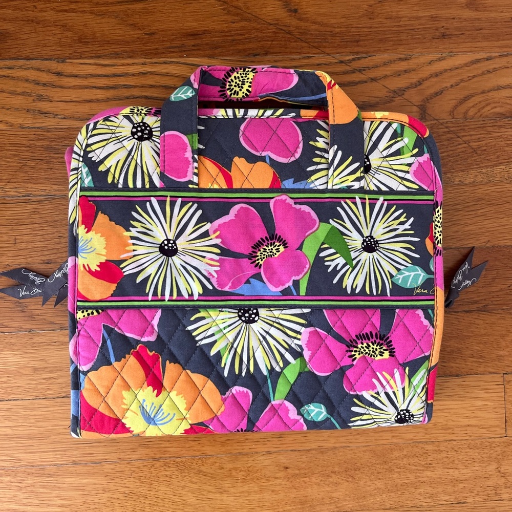 Vera Bradley Hanging Cosmetic / Toiletry Bag - Picture 6 of 7